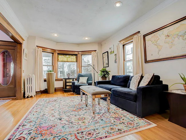 Building Photo - Perfect 5BR Home in Uptown!