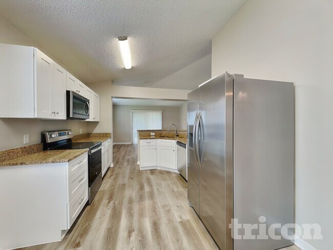 Building Photo - 649 Doe Cove Pl