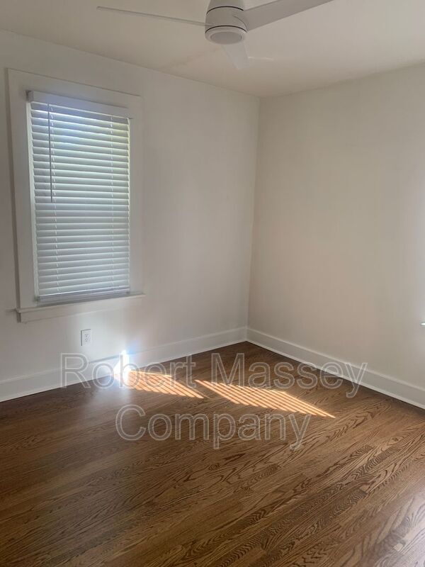 Building Photo - 127 McCready Ave