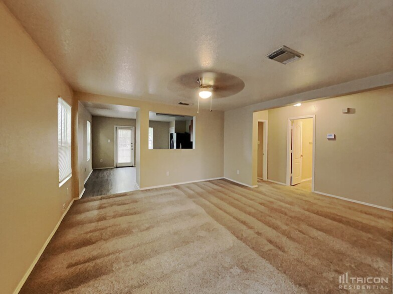 Building Photo - 3014 Edison Crest