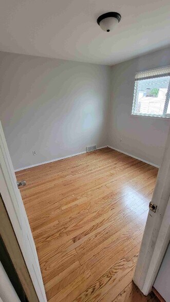 Building Photo - 18236 Powers Ave