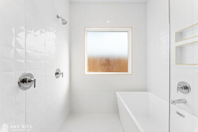 Building Photo - Pre-Leasing Fall of 2026!! Luxury Homes!!