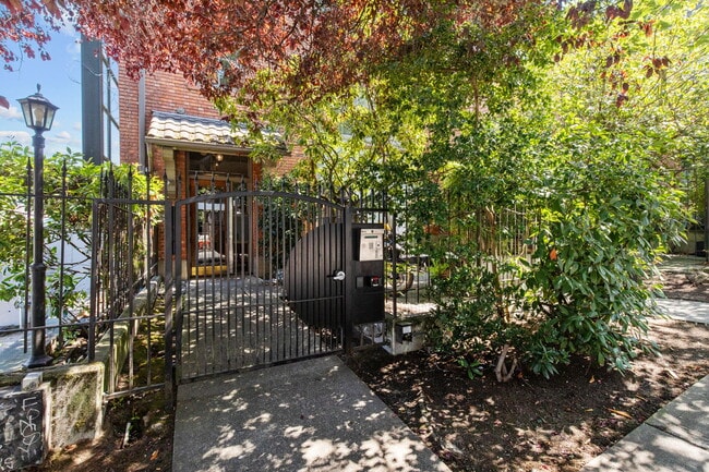 Building Photo - 1406 Harvard Ave