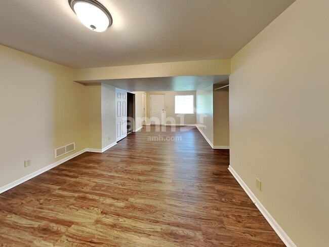 Building Photo - 10550 Williamswoods Dr