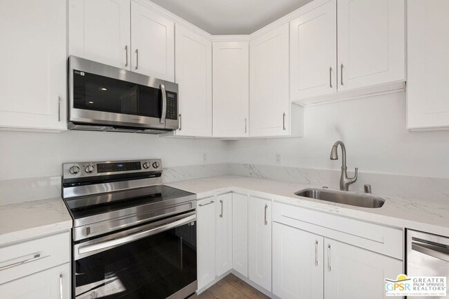 Building Photo - 73552 Feather Trail