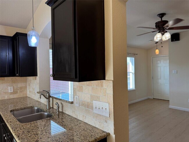 Building Photo - 1015 Remington Dr