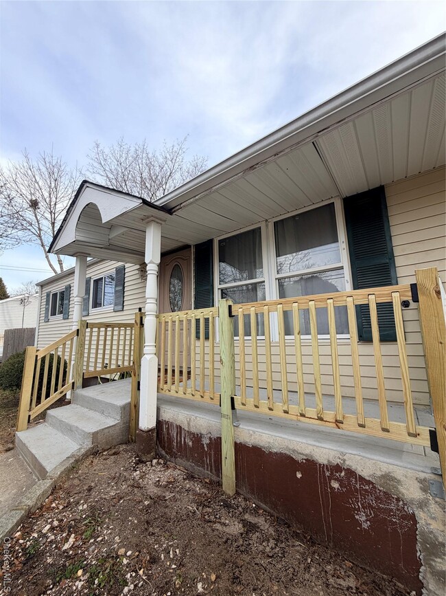 Building Photo - 717 Doane Ave