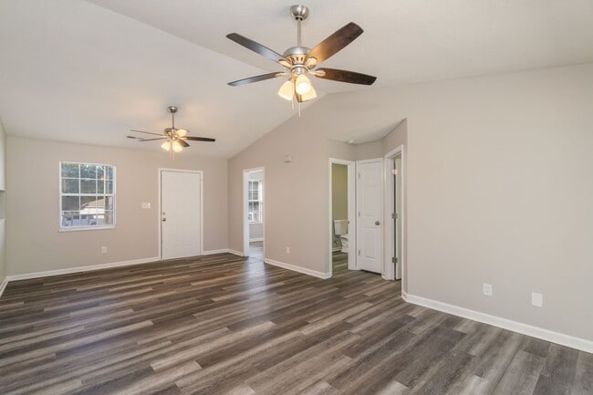 Building Photo - 7700 Bellchase Ln