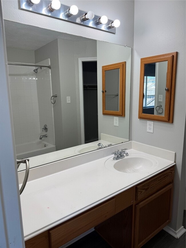 Building Photo - 16778 N Bob White Dr