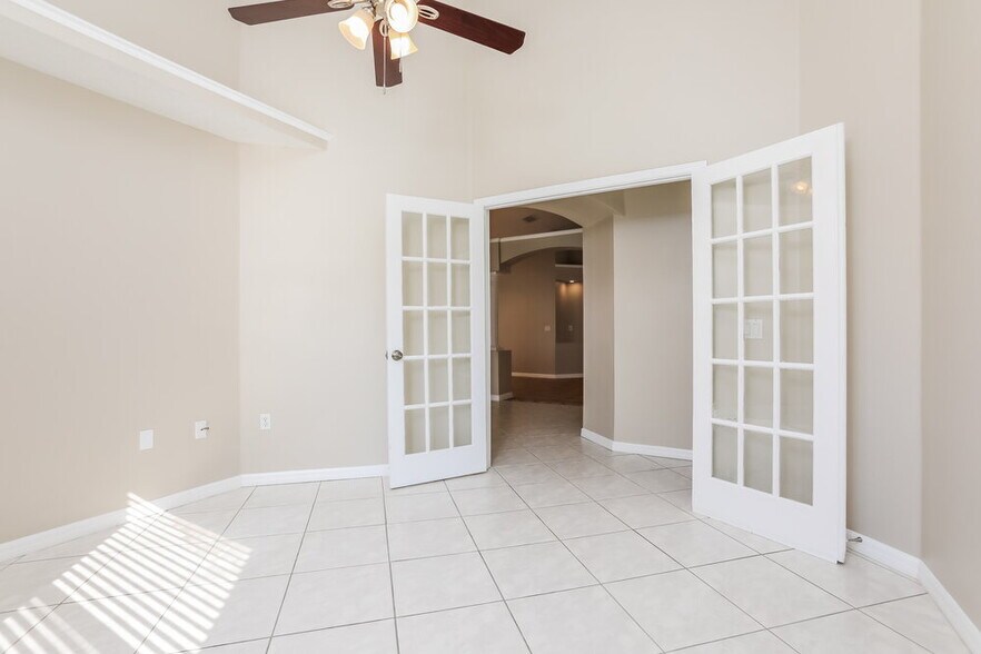 Building Photo - 108 Thornbury Ln