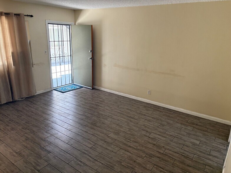 Building Photo - 7727 Walker Ave