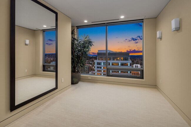 Building Photo - 3Bd/2.5Ba One Lincoln Tower Penthouse