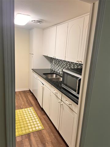 Building Photo - 504 E Ave J St