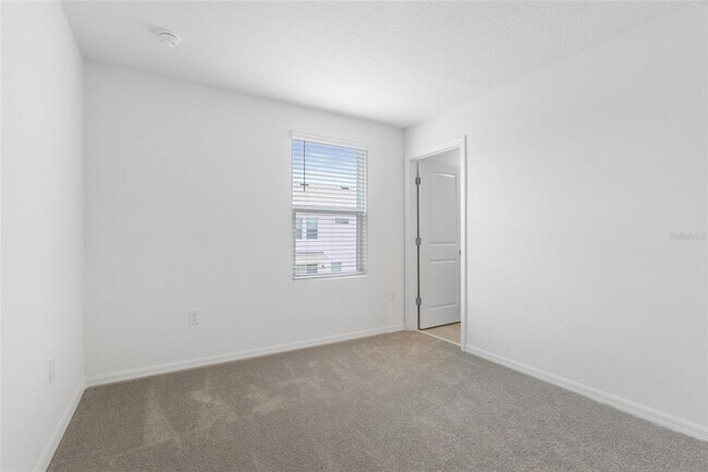 Building Photo - 3094 Skyline Lp