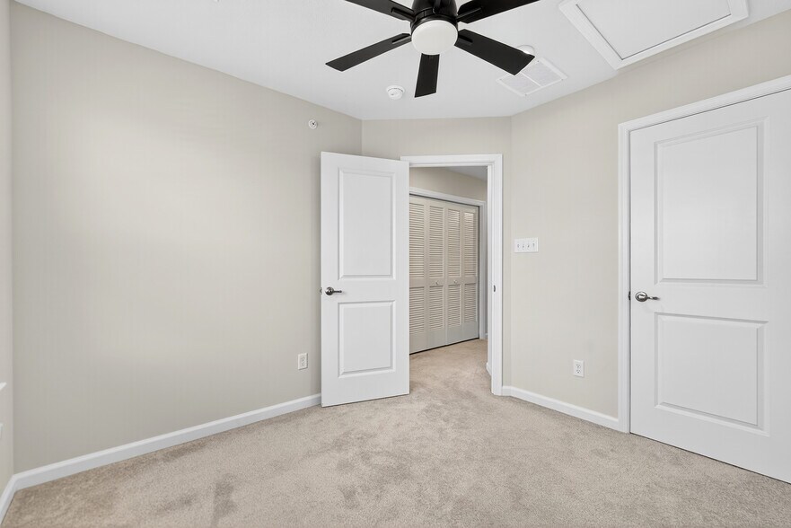 Building Photo - 526 Dogwood Ln