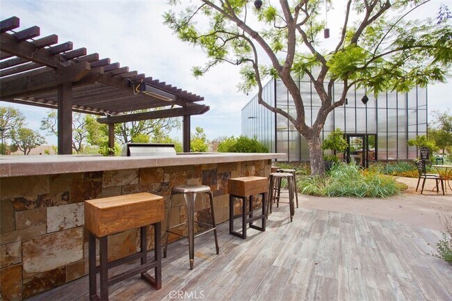 Building Photo - 154 Pavilion Park