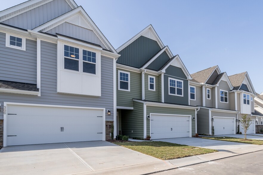 Building Photo - 304 Shale Creek Dr