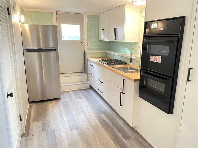 Building Photo - 85 Regatta Rd