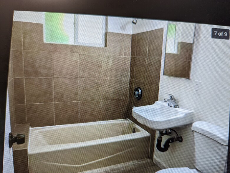 Building Photo - 2615 D St