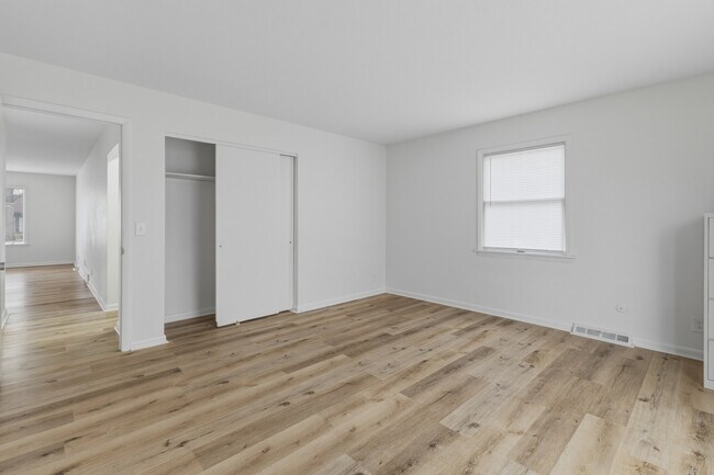 Building Photo - 4054 Stonehenge Dr