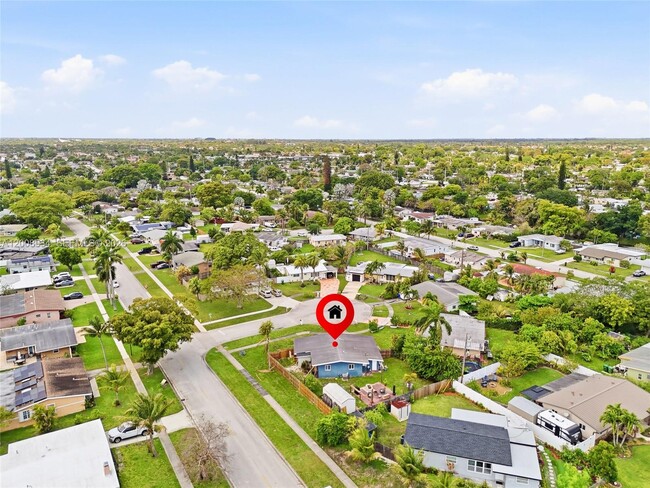 Building Photo - 2202 NW 61st Pl