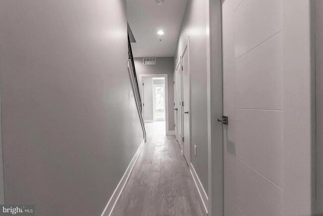 Building Photo - 2055 Tasker St