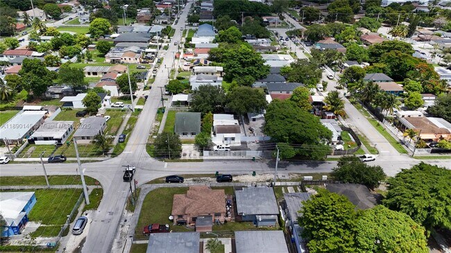 Building Photo - 5725 NW 24th Ave