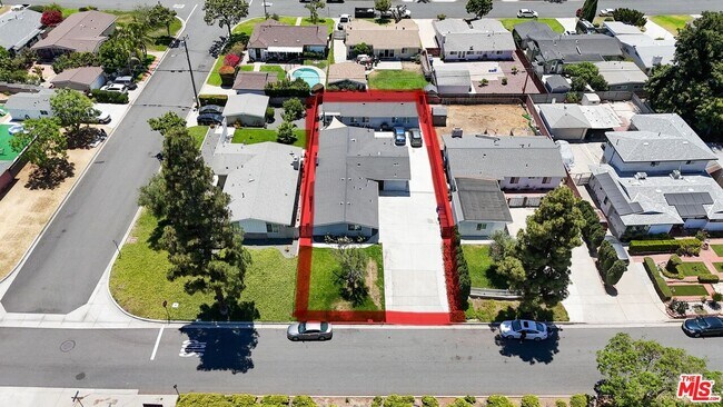 Building Photo - 14420 Rosecrans Ave