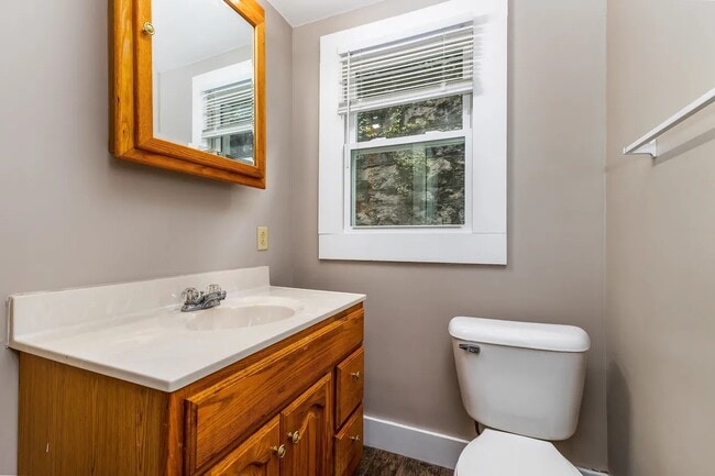 Building Photo - 639 Caledonia Pl