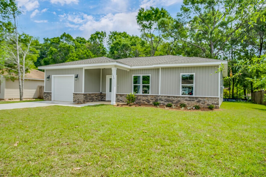 Building Photo - 5940 Savannah Dr