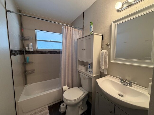 Building Photo - 1720 W Arch St