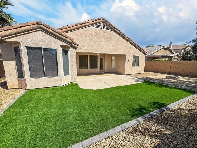 Building Photo - Single-level 4 bed, 2 bath home with tandem 3-car garage and RV gate.