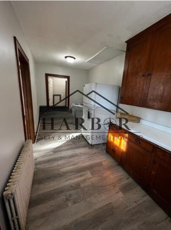 Building Photo - 1st Avenue SW Duplex