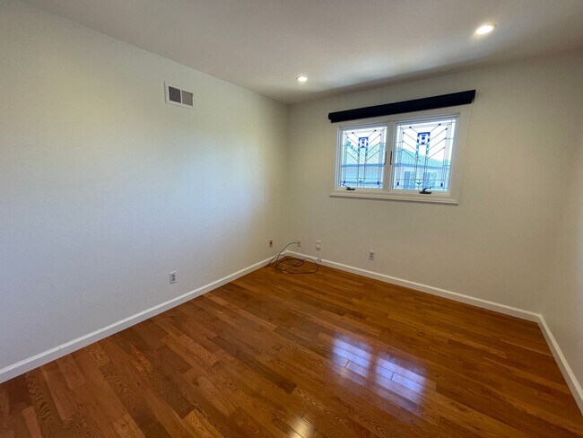 Building Photo - Beautiful home with pool in Cupertino, Available Soon!