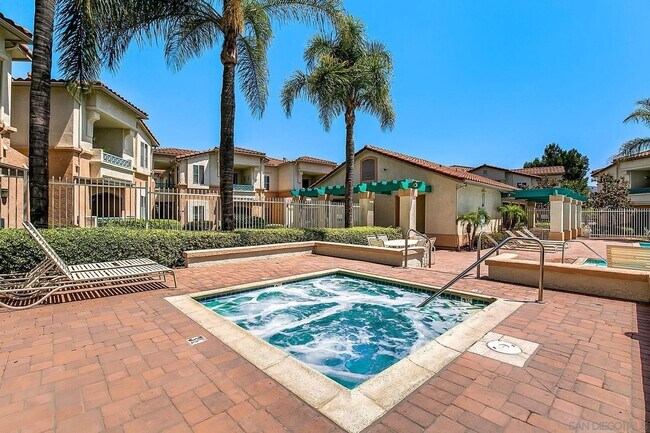Building Photo - Beautiful Rancho San Diego Condo!