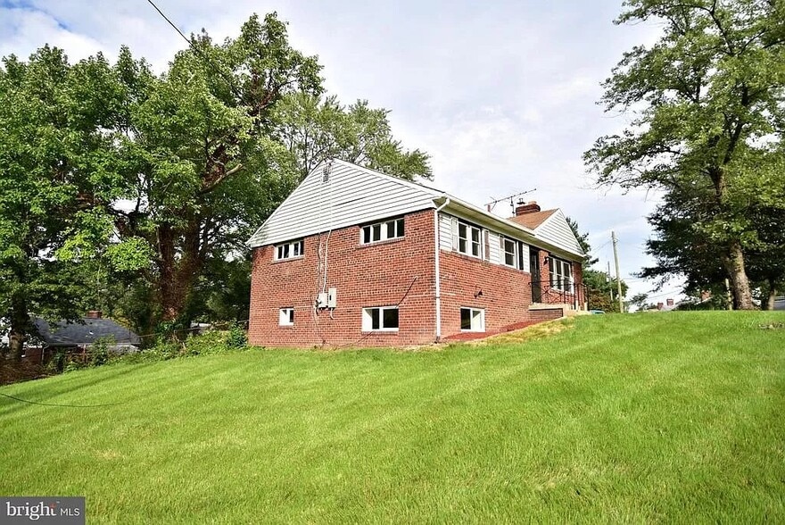 Building Photo - 6900 Lansdale St