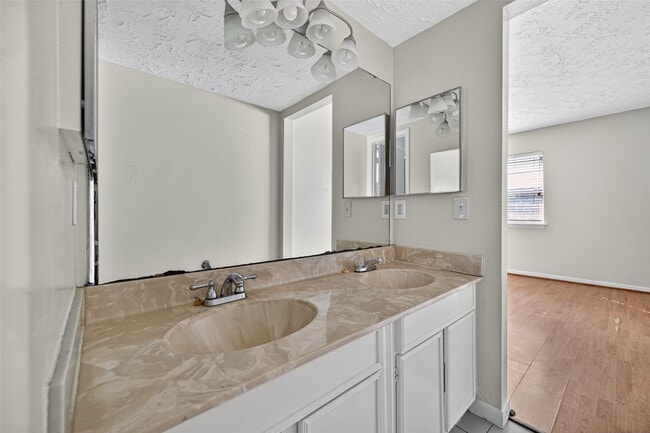 Building Photo - 8623 Riverside Walk Ln