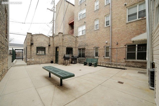 Building Photo - 3044 W North Ave