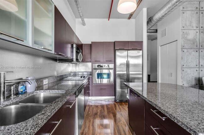 Building Photo - 3029 NE 188th St