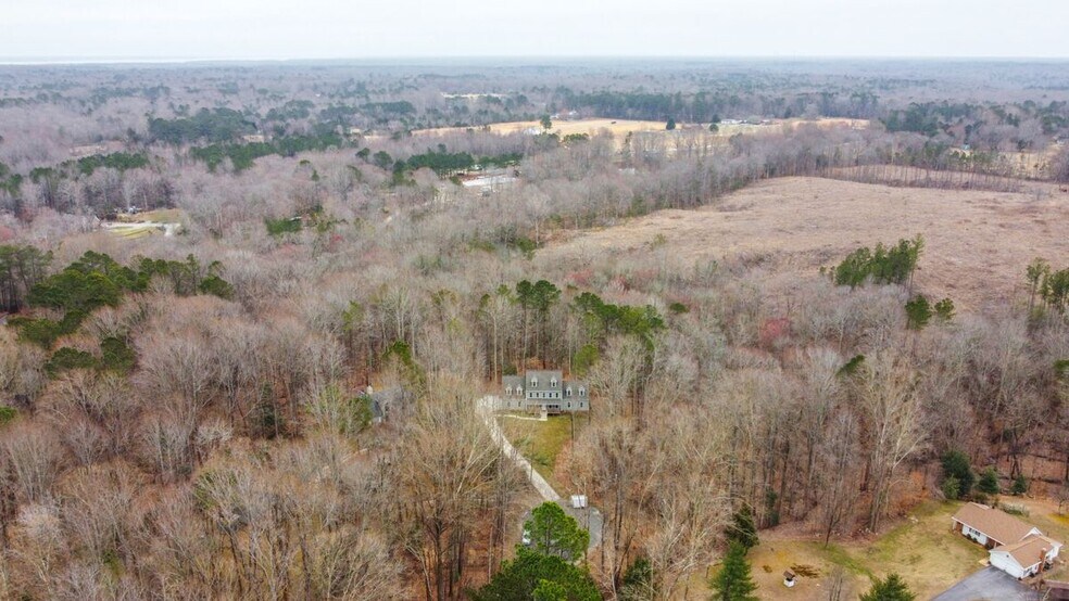 Building Photo - 4 Pasture Cir