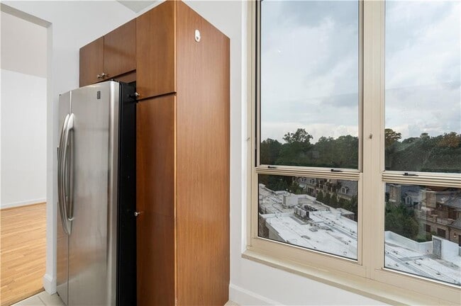 Building Photo - 2626 Peachtree Rd NW