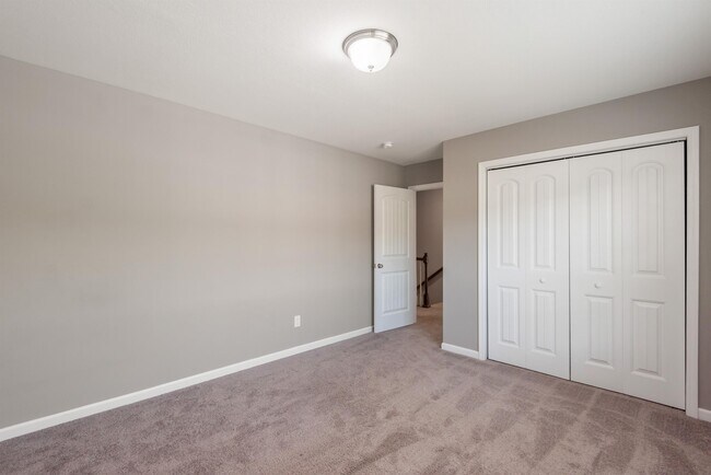 Building Photo - 6964 Holliday Park Ln