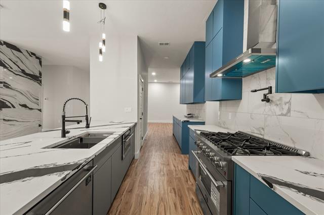 Building Photo - 7103 Blythdale Dr