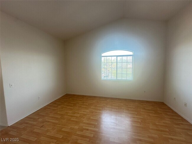 Building Photo - 75 N Valle Verde Dr