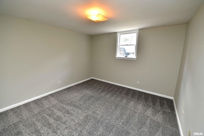 Building Photo - 105 Paradise Ct