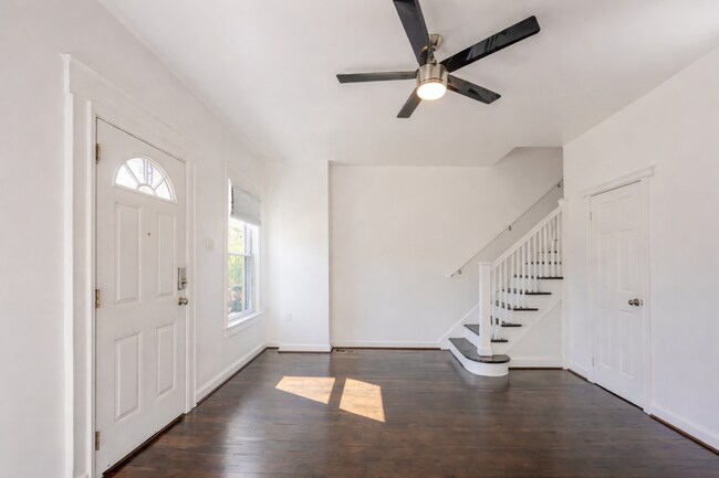 Building Photo - 2726 10th St NE