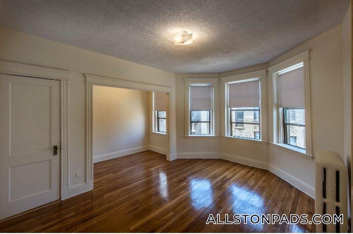 Building Photo - 1148 Commonwealth Ave