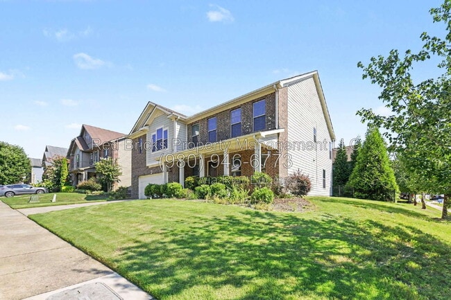 Building Photo - 747 Coralbell Way