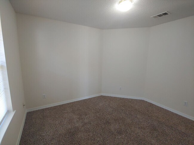 Building Photo - 4021 Embers Landing