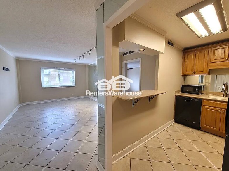 Primary Photo - 2285 Peachtree Rd